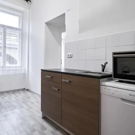 Archibald Flats Prag